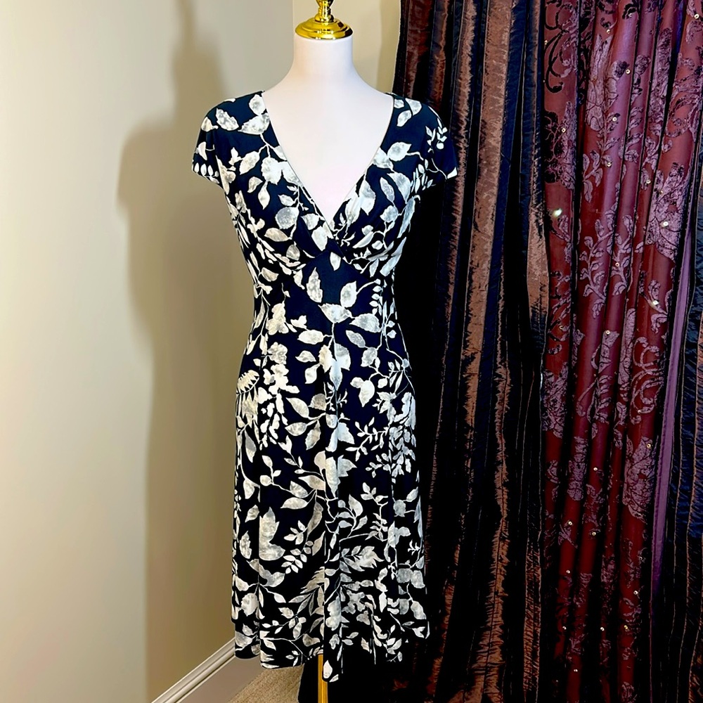 Black Label by Evan-Picone Black and White Flutter Sleeve Dress